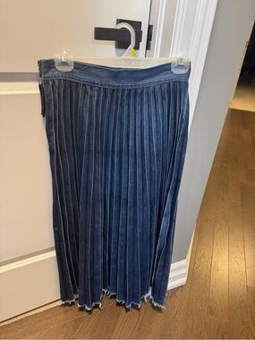 NWOT Pleated Denim Midi Skirt - Blue